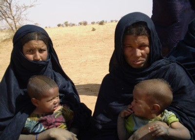 Tuarežky s dětmi při tendé, Tabrichat